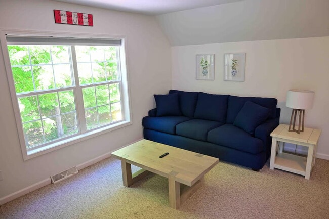 Building Photo - 180 Ruggles Rd Unit ID1391951P