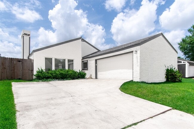 Photo - 6423 Coachwood Dr