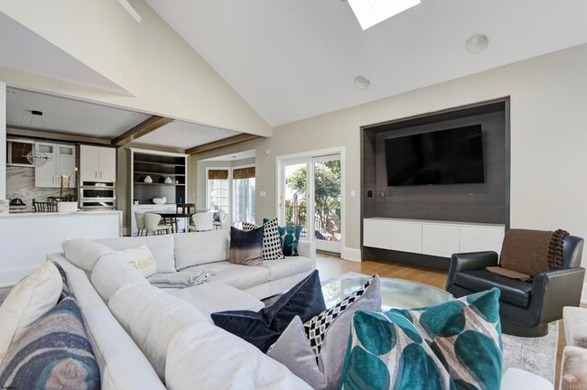 Photo - 53 Bayside Ct