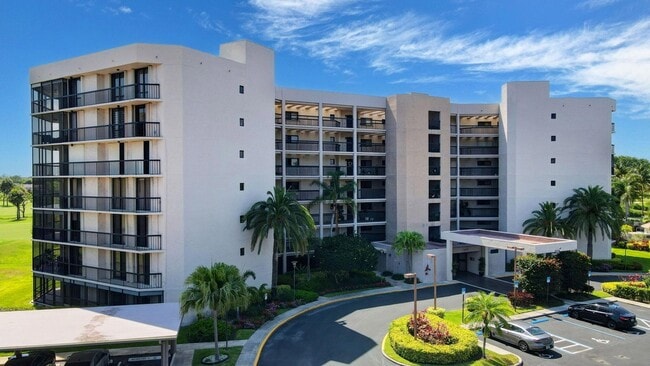 Building Photo - 5279 Fountains Dr S Unit 304