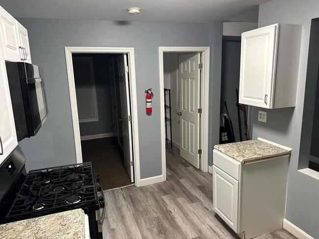 Photo - 12005 S La Salle St