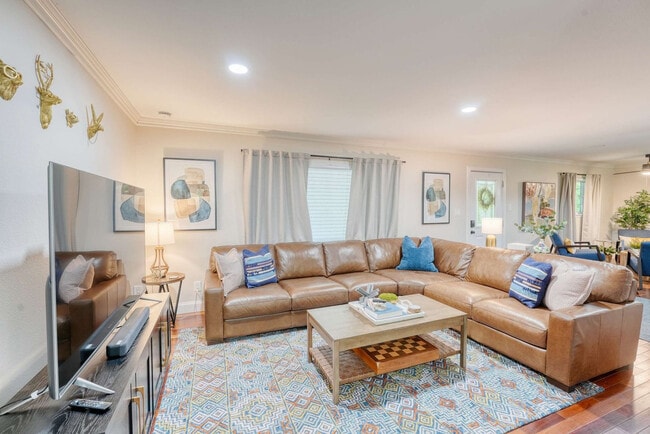 Photo - 20891 Lakeshore Dr Unit ID1297043P