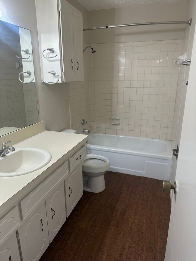 Photo - Fallcreek Apartments