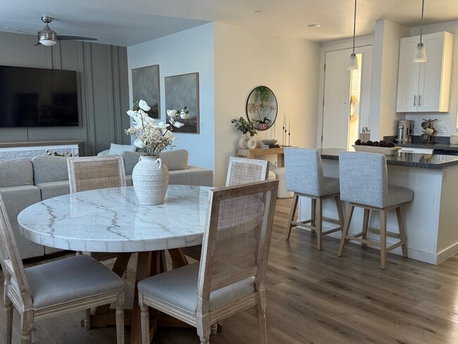 2 bed 2 bath with Island and Office - Napa Creek Village