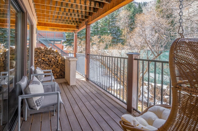 Photo - 601 S Monarch St Unit ID1036620P