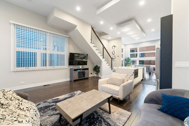 Building Photo - 2019 N Bingham St Unit ID1244901P