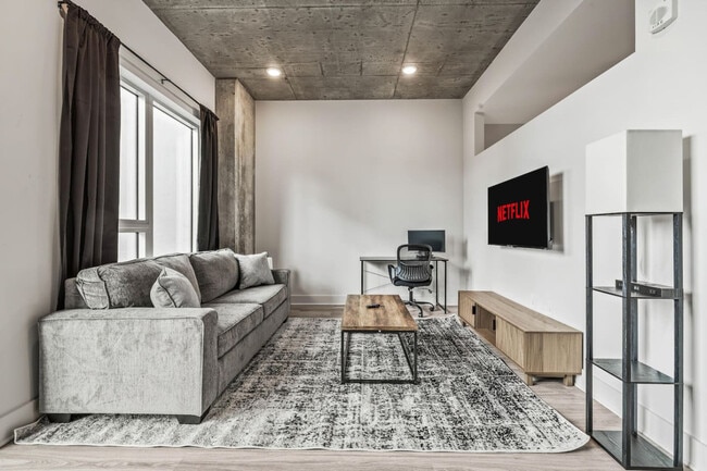 Building Photo - 617 N 12th St Unit ID1312564P