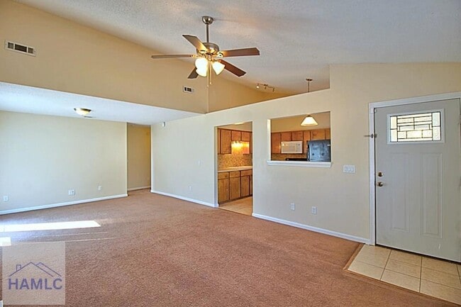 Photo - 664 Windward Dr