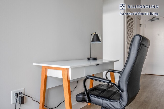 Photo - 450 W Belmont Ave Unit FL4-ID986