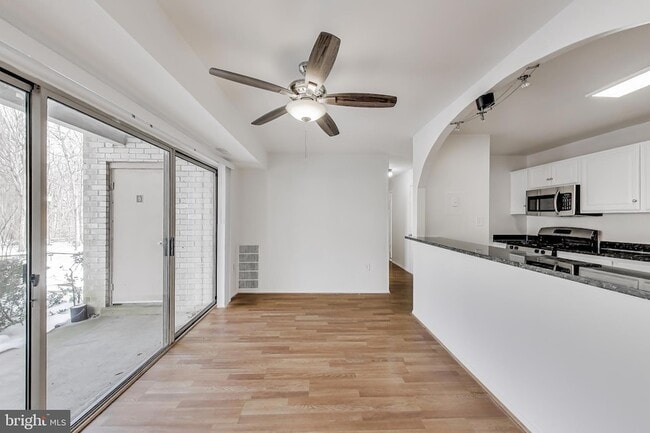 Photo - 12307 Braxfield Ct Unit 5