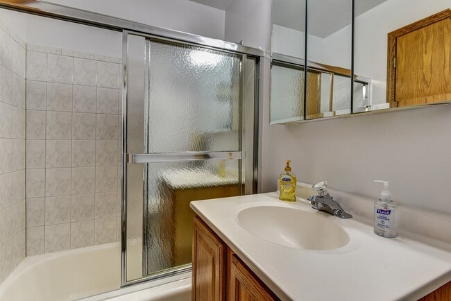 1x1-Bath - Park Ridge Commons