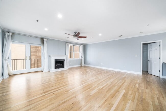 Photo - 452 2nd St
