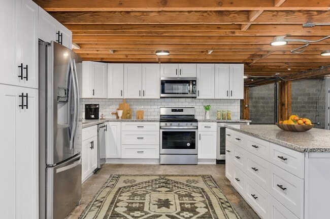 Photo - 2015 W Race Ave Unit 120