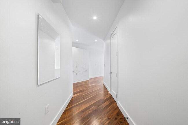 Photo - 621-23 S 24th St Unit 208