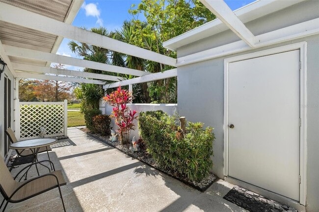 Photo - 276 Cerromar Way S