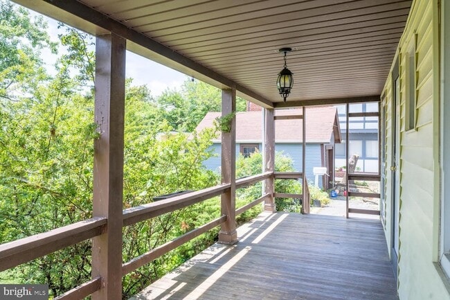 Photo - 804 20th St S