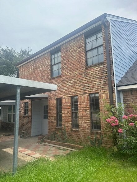 Photo - 6840 25th St