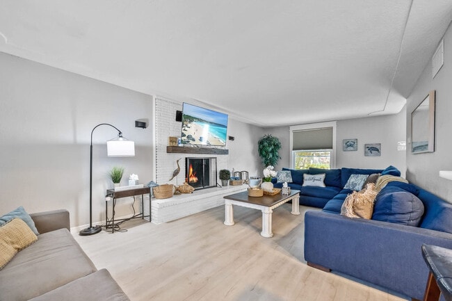 Photo - 366 W Osceola Ln Unit ID1245239P