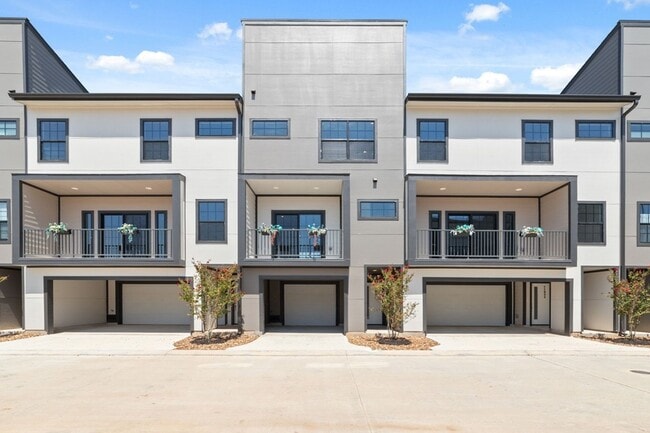 Photo - 11924 N Hoa Sen Cir