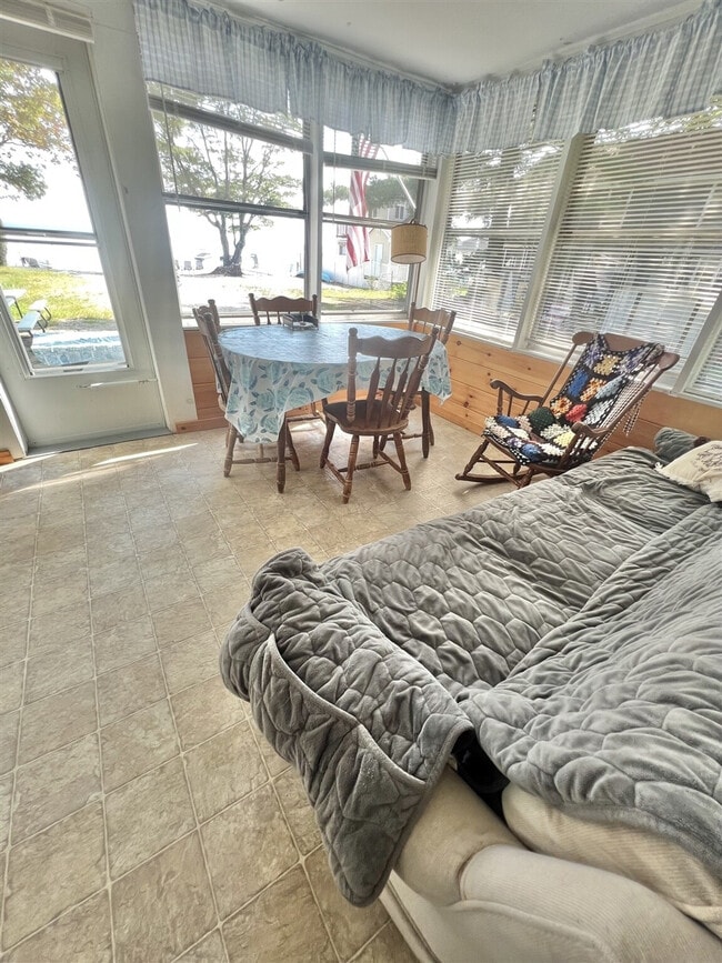 Building Photo - 27 Smooth Ledge Rd Unit ID1255708P