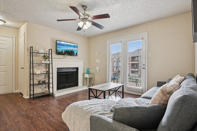 Building Photo - The Glen