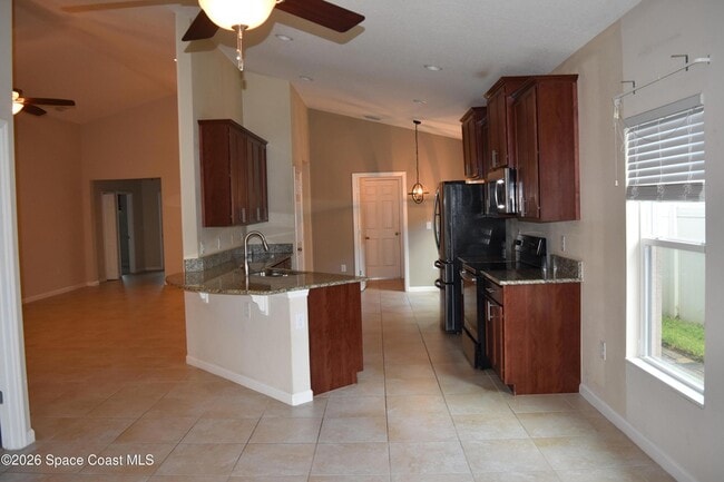 Photo - 518 Dillard Dr SE