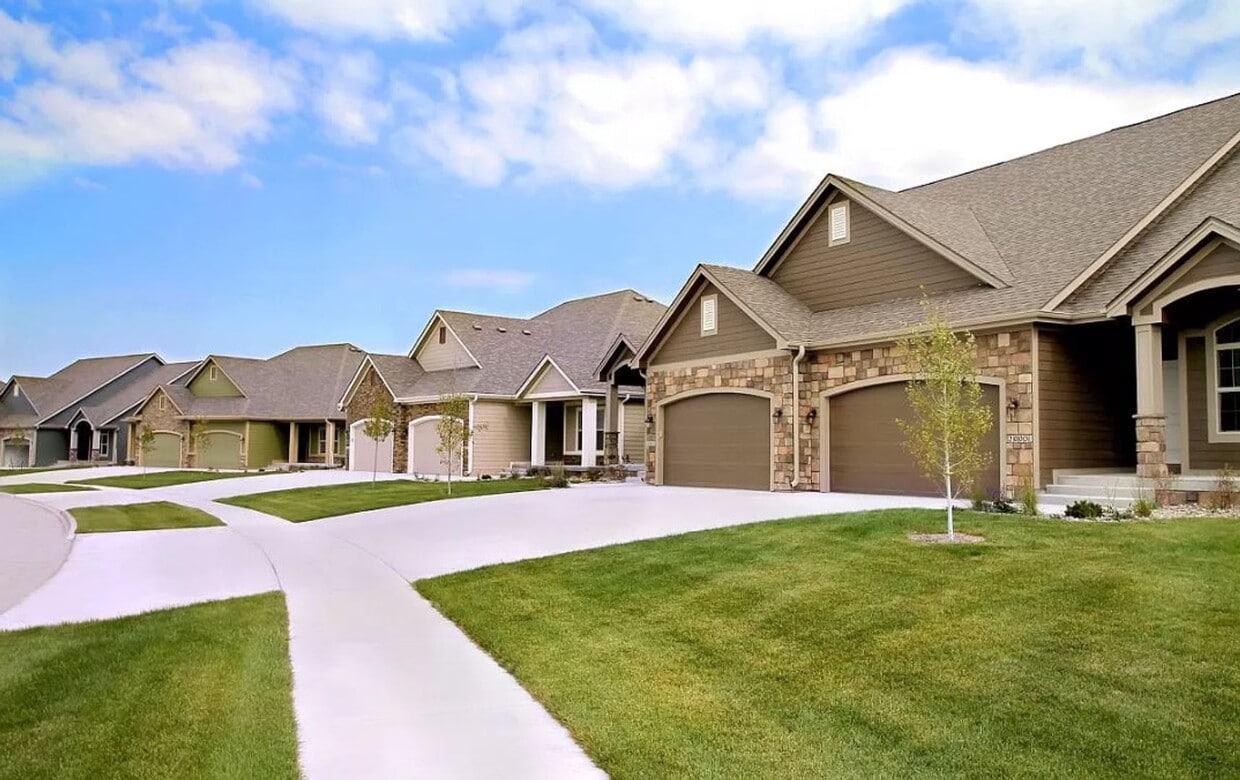 Floor Plan - Centennial Pointe West