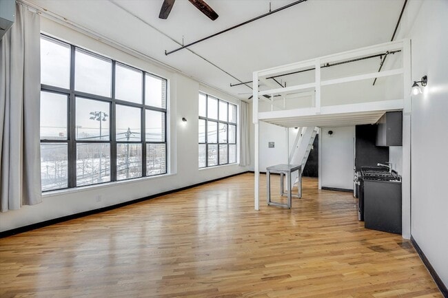 Photo - 2 Union St Unit 2R