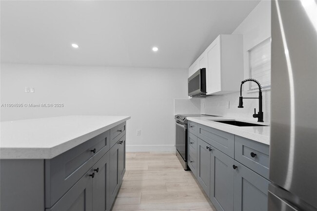 Photo - 129 SW 9th Ave Unit 2