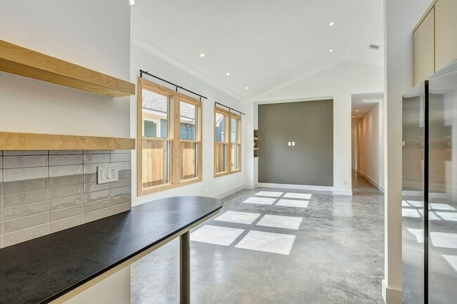 Photo - 907 Kern St Unit A