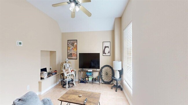 Photo - 301 Nimitz St