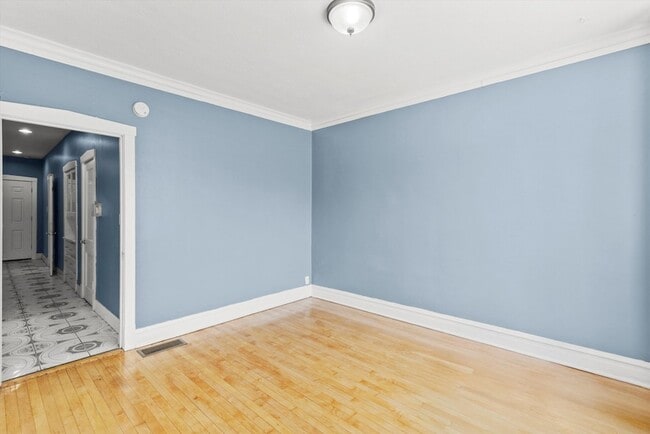 Photo - 2246 N Leamington Ave Unit 1