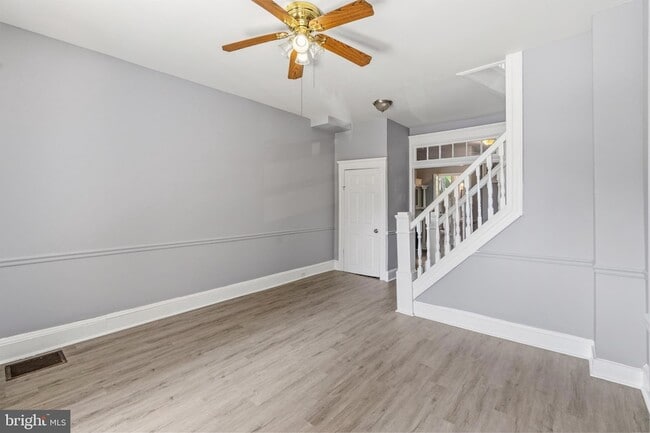 Photo - 1711 Ashburton St