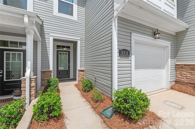 Photo - 5612 Axil Ln