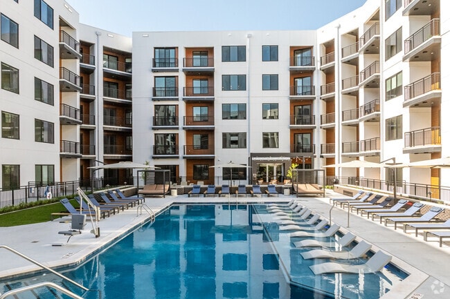 Building Photo - The Hudson