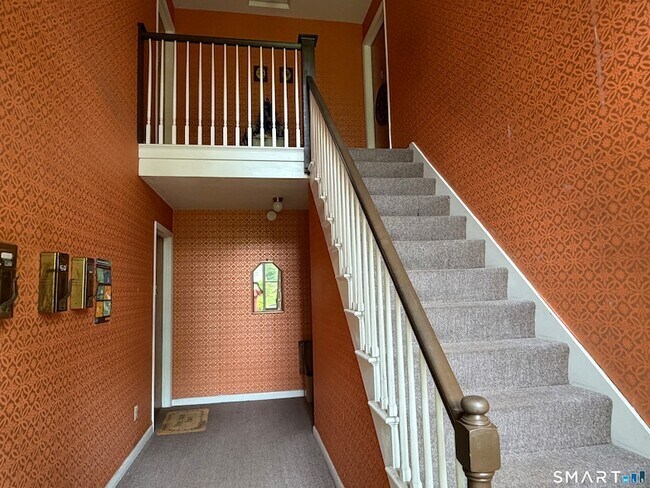 Photo - 888 Main St