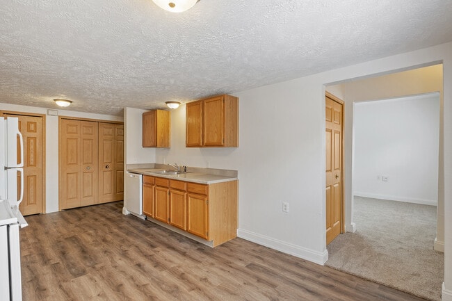 Photo - Fieldstone Apartments