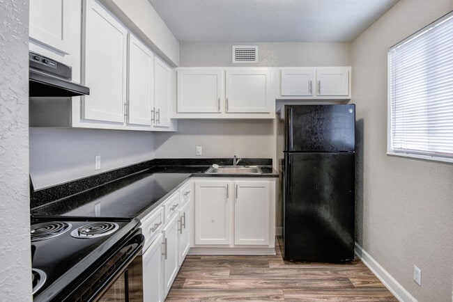 Photo - Costa Del Lago