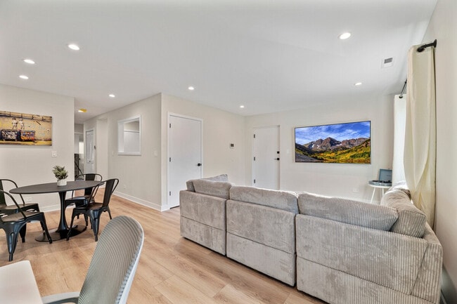 Photo - 7201 N Western Ave Unit ID1236833P