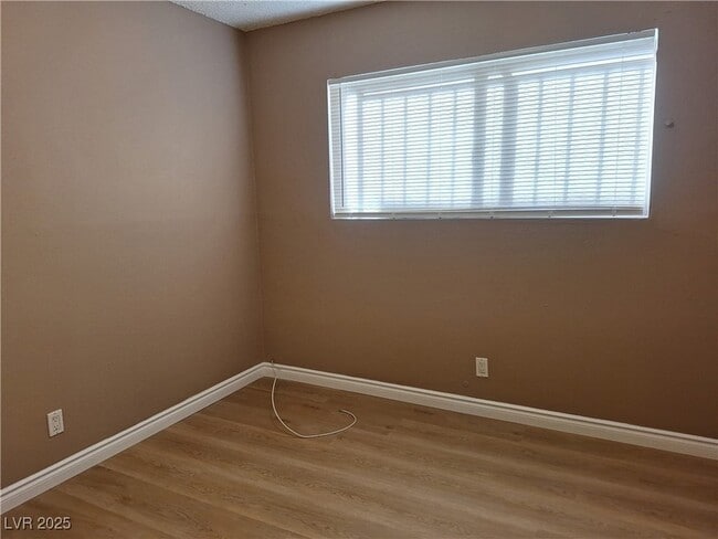 Photo - 489 North Cir Unit 2