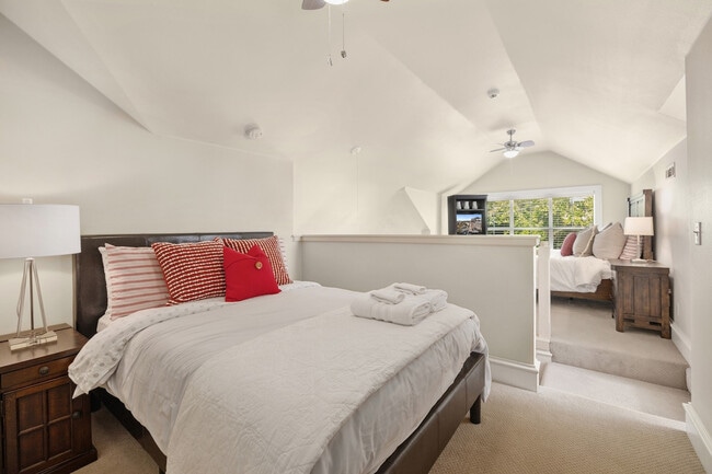 Photo - 340 Campbell Ave Unit ID1221816P