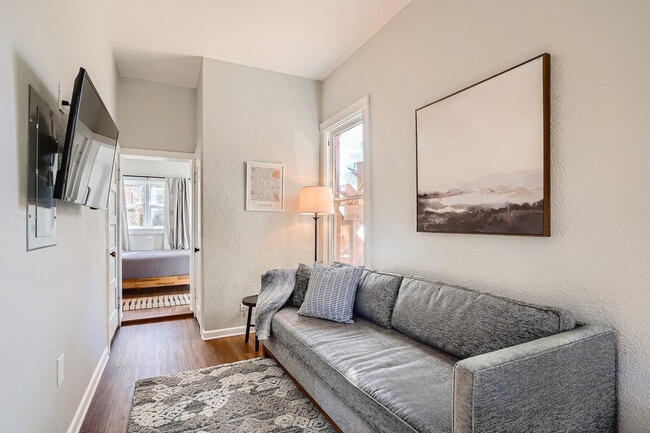 Building Photo - 601 S Pennsylvania St Unit SI ID1026270P