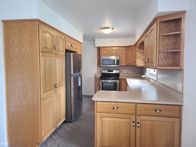 Photo - 403 Oak St