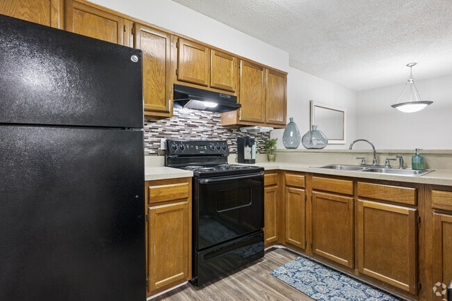 1BR, 1BA - 828SF - Kitchen - Stadler Place