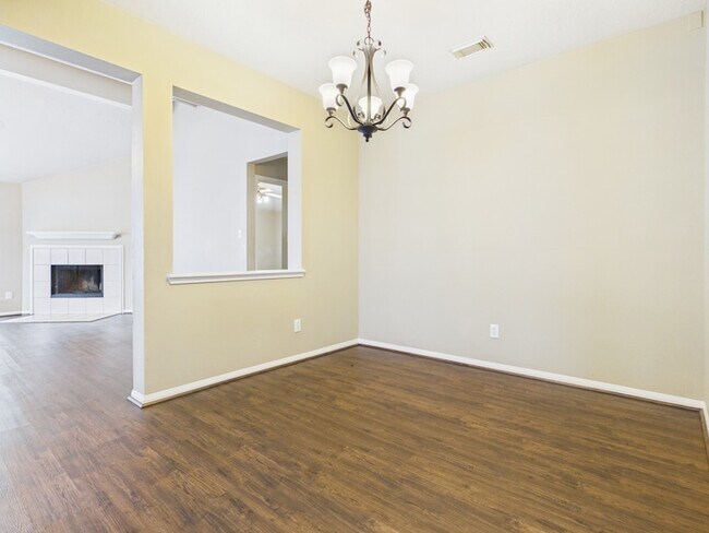Photo - 3914 Cyril Dr
