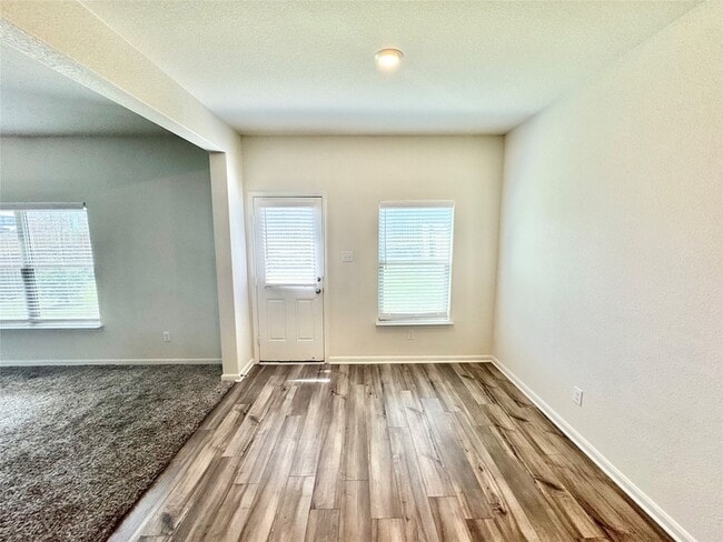 Photo - 752 Saratoga Dr
