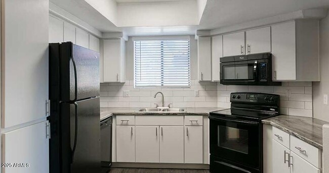 Photo - 1100 E Osborn Rd Unit 1