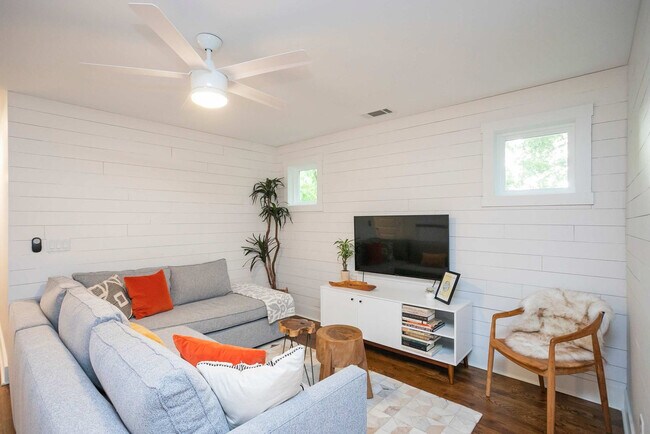 Photo - 559 Veritas St Unit ID1302209P