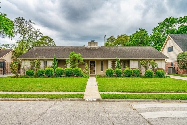 Building Photo - 10631 Del Monte Dr