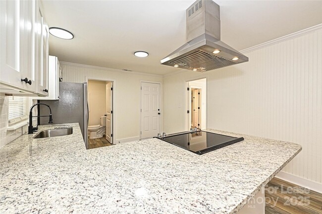 Photo - 6616 Charlie Walker Rd